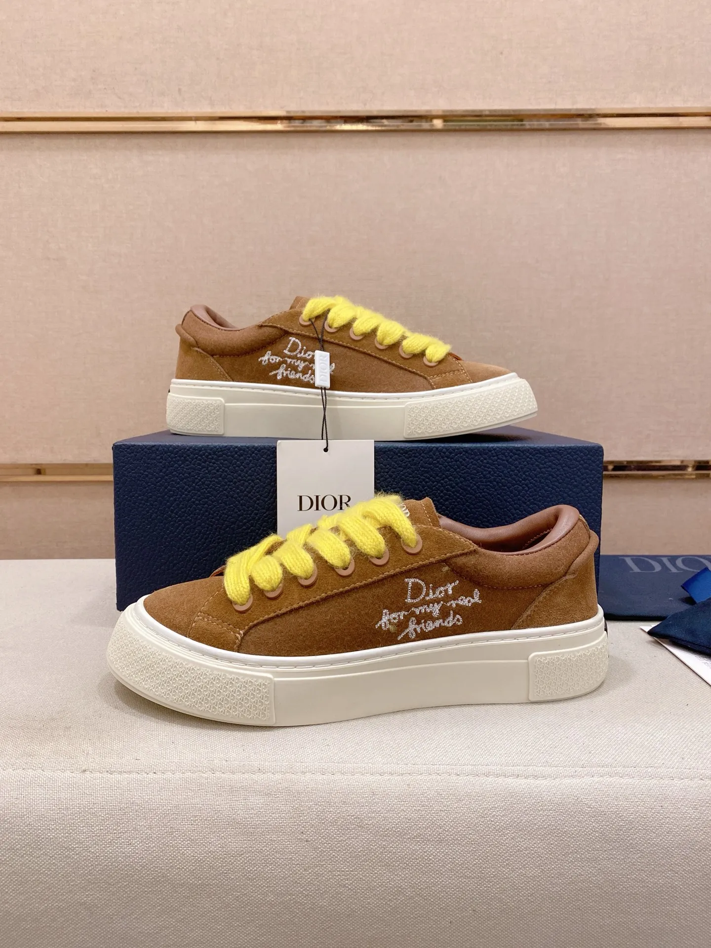 Factory price: 300 Men's shoes 💰[Dior·Dior] Top 🔍Couple style 💏🔍New casual sports style couple shoes, new four-season design, perfect workmanship, lace-up lazy style to create cabinet quality, upper: imported first-layer cowhide, sheepskin lining is soft and comfortable, ultra-light TPU wear-resistant outsole, simple, versatile fashion men's shoes, excellent color code number 35--44